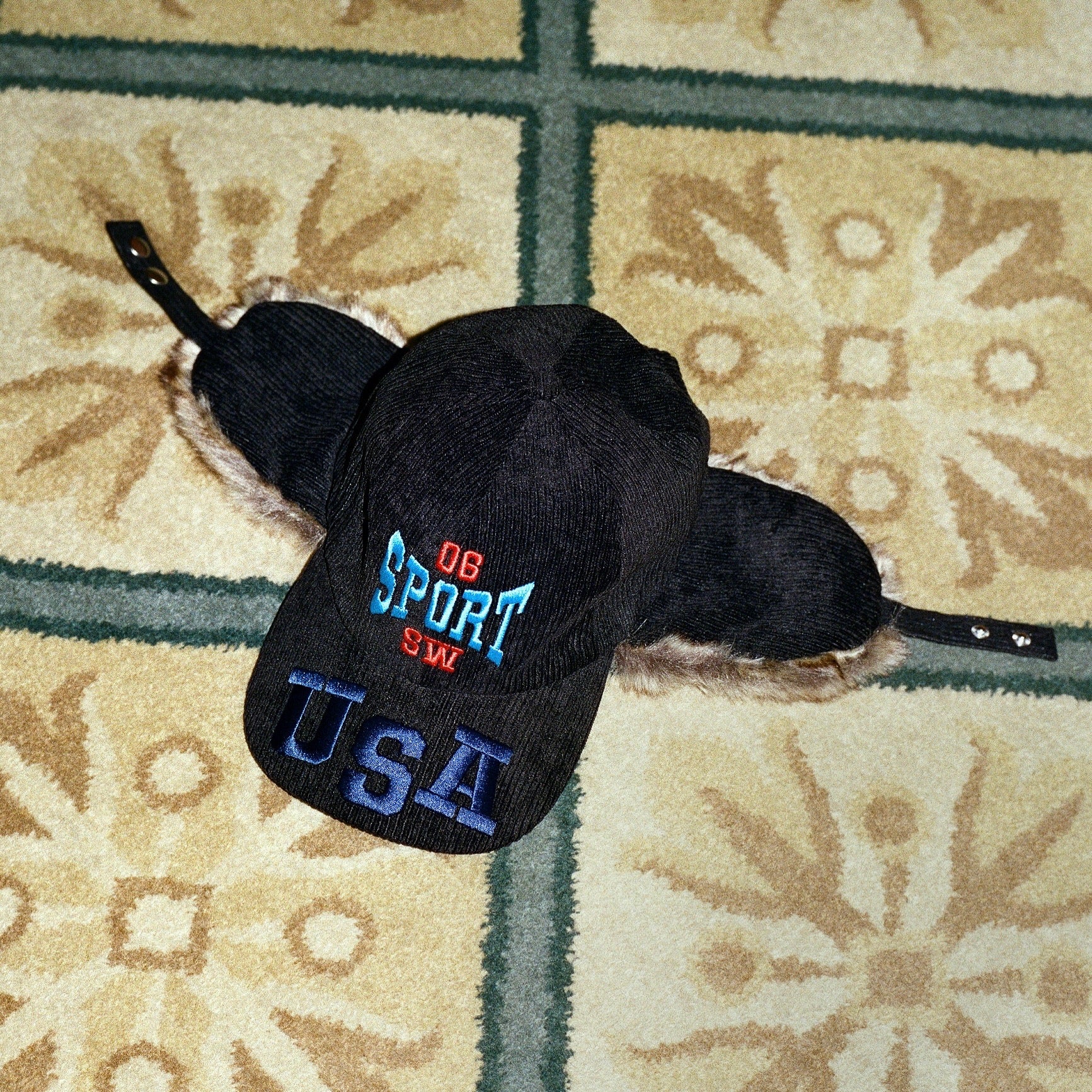 BLACK FUR TRAPPER CAP